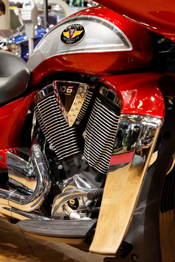 Victory Cross Country hard-bagger cruiser: American muscle from the now-discontinued Polaris-owned brand